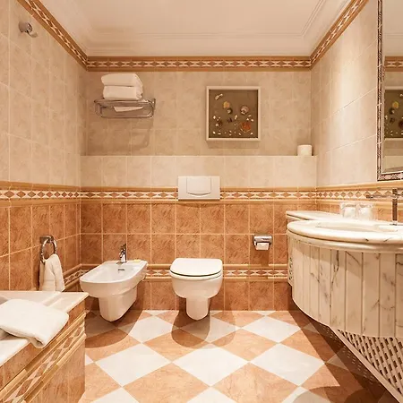 Pine Cliffs 5* Албуфейра