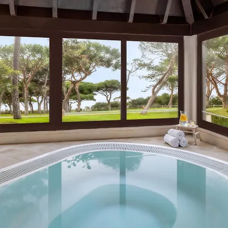 Pine Cliffs Отель 5*