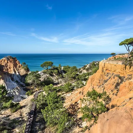 Pine Cliffs 5* Αλμπουφέιρα