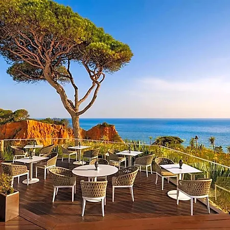 Pine Cliffs Hotel