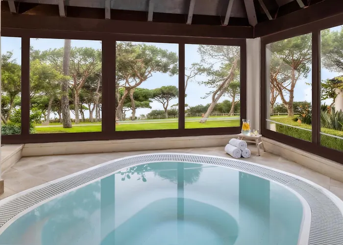 Pine Cliffs Szálloda 5*